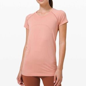Lululemon Swiftly Tech Short Sleeve 2.0
Pink Pastel / Pink Pastel